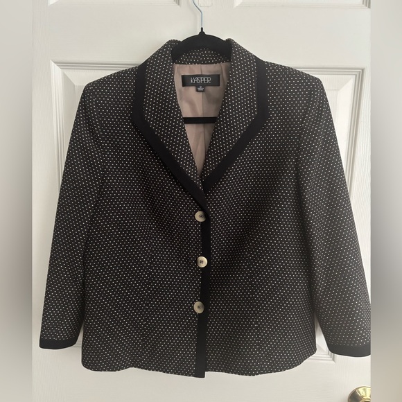 Kasper Jackets & Blazers - KASPER BLACK & BONE POLKA DOT JACQUARD TEXTURED THREE BUTTON JACKET. SZ 12